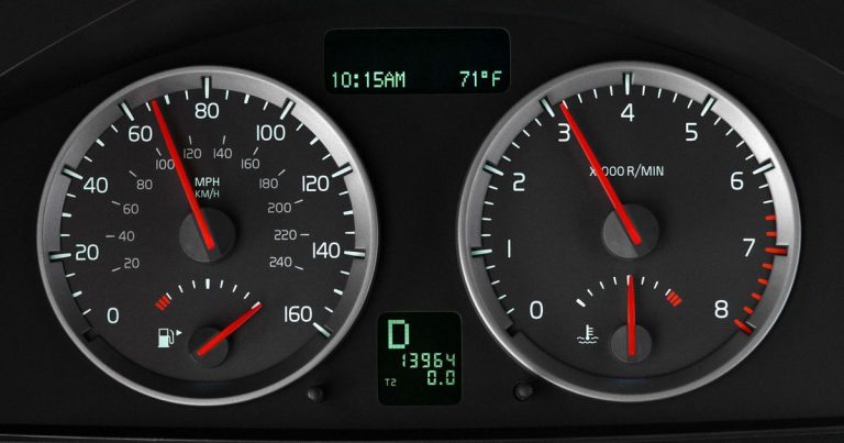 Why Are My RPMS Jumping Up And Down At Idle? - Auto Valuable